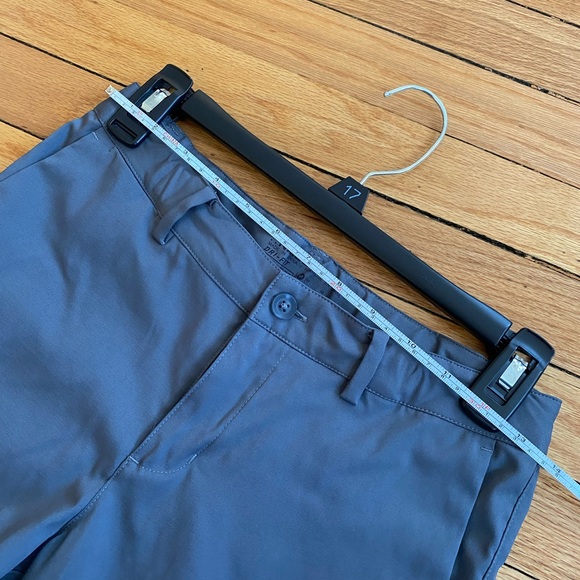 Nike Golf Charcoal Flat Front Shorts Size Medium - Picture 5 of 5